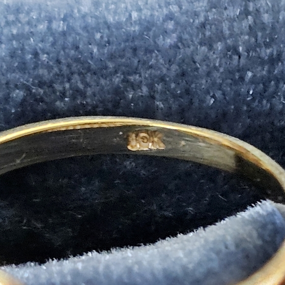 10k Diamond Yellow Gold Ring - Picture 13 of 14